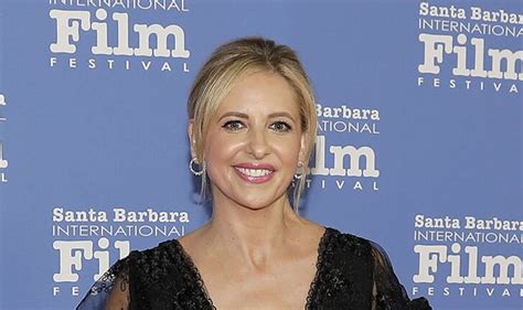 Sarah Michelle Gellar causes a stir with naked snap